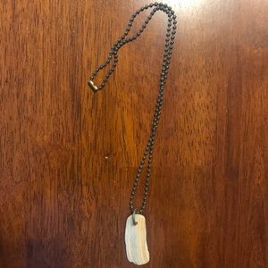 Seashell piece necklace